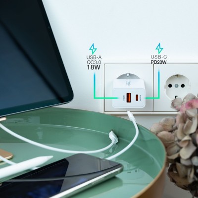 TooQ TQWC-2SC04WT cargador de dispositivo móvil Universal Blanco Corriente alterna Carga rápida Interior